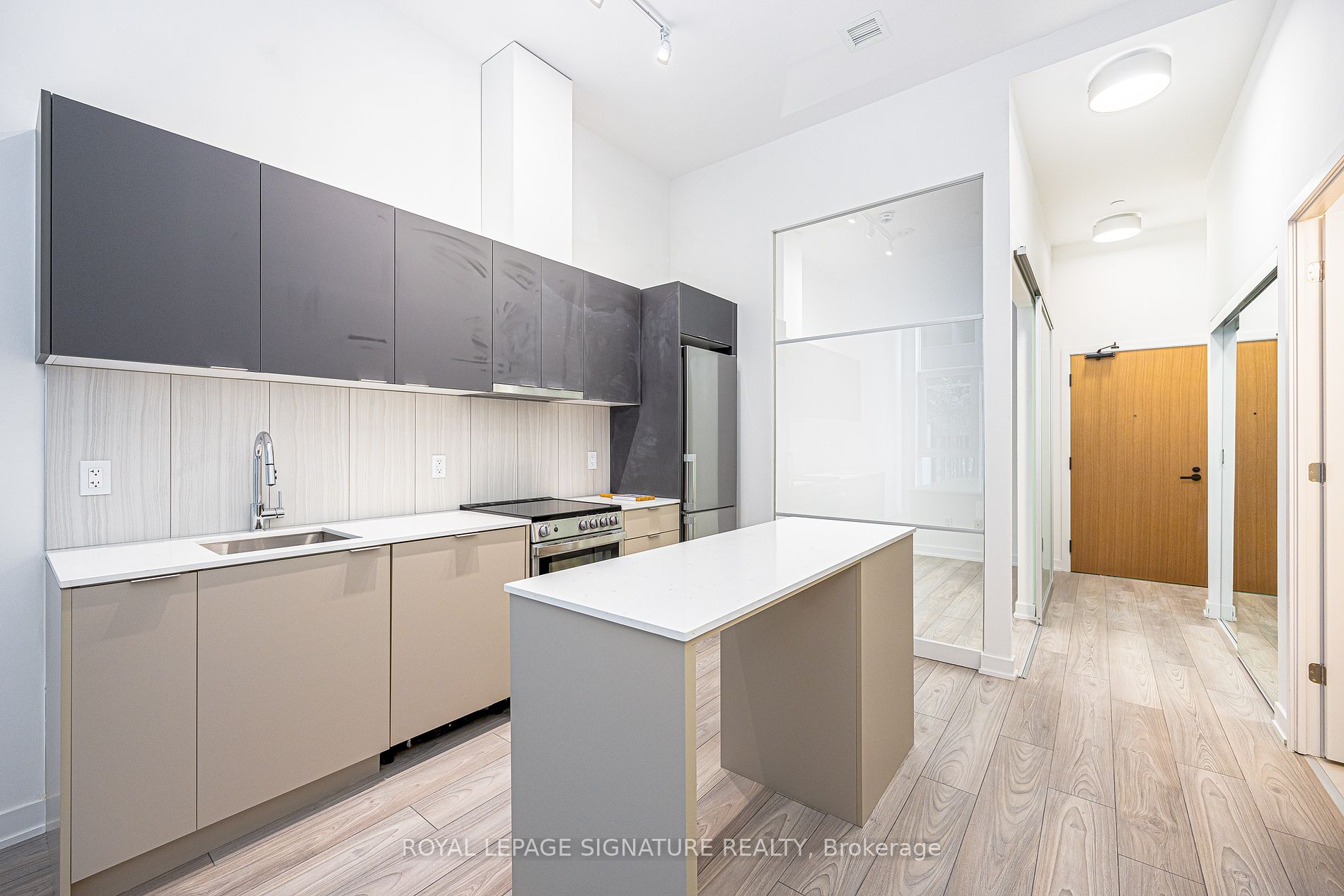 8 Tippett Road #105