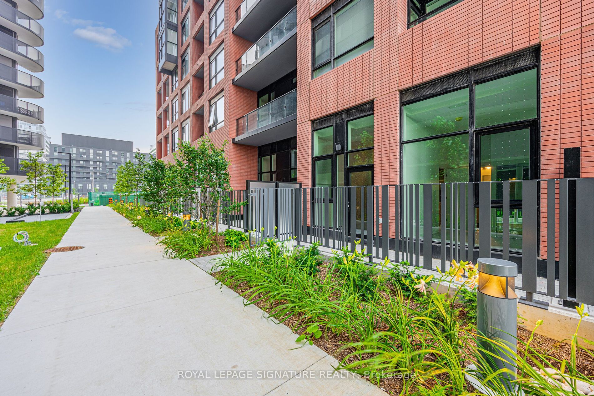 8 Tippett Road #105