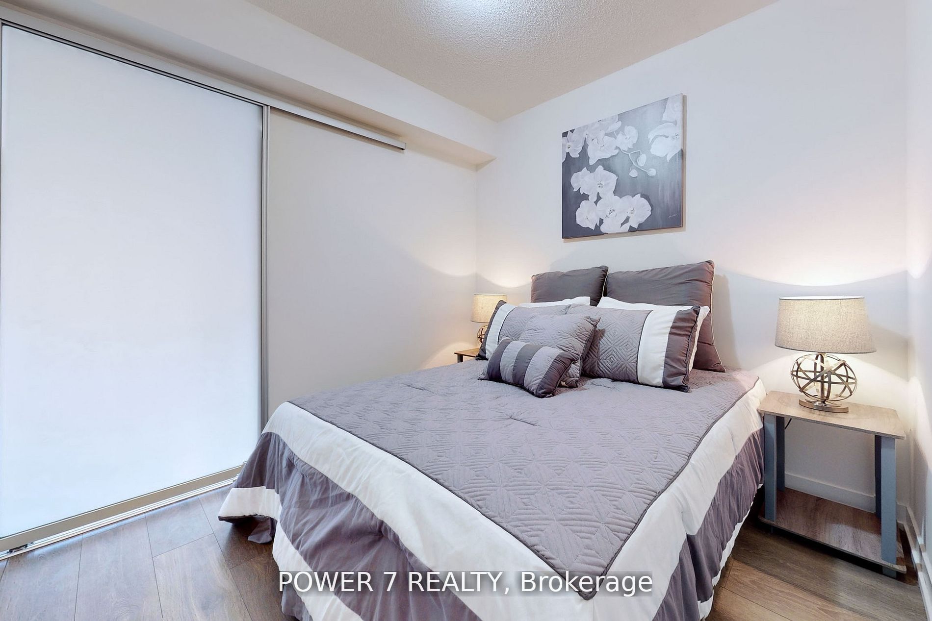 60 Shuter St, #607