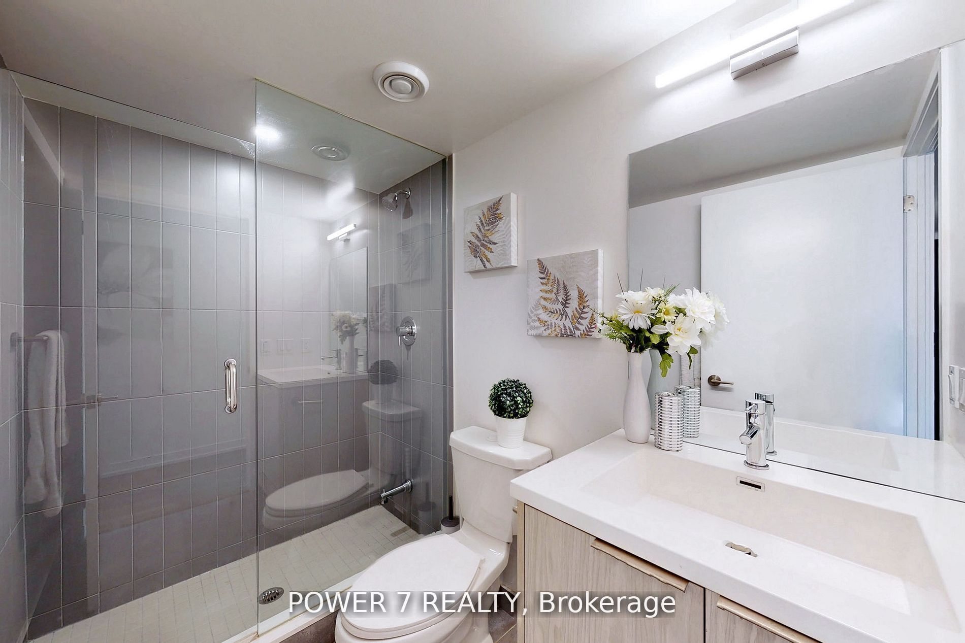 60 Shuter St, #607