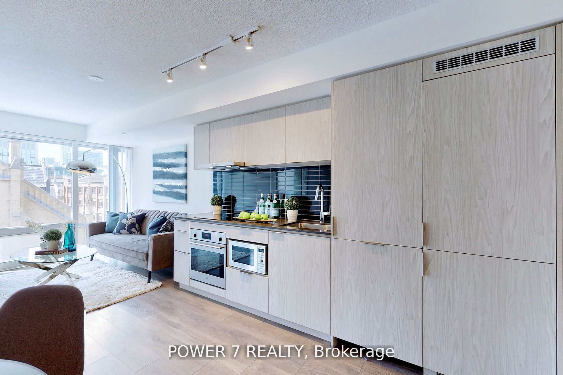 60 Shuter St, #607