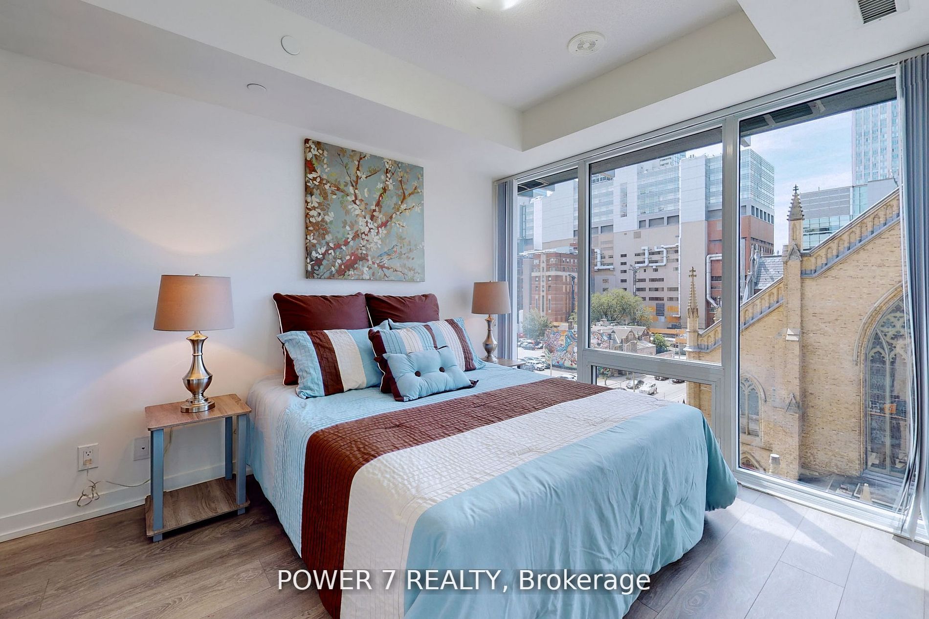 60 Shuter St, #607