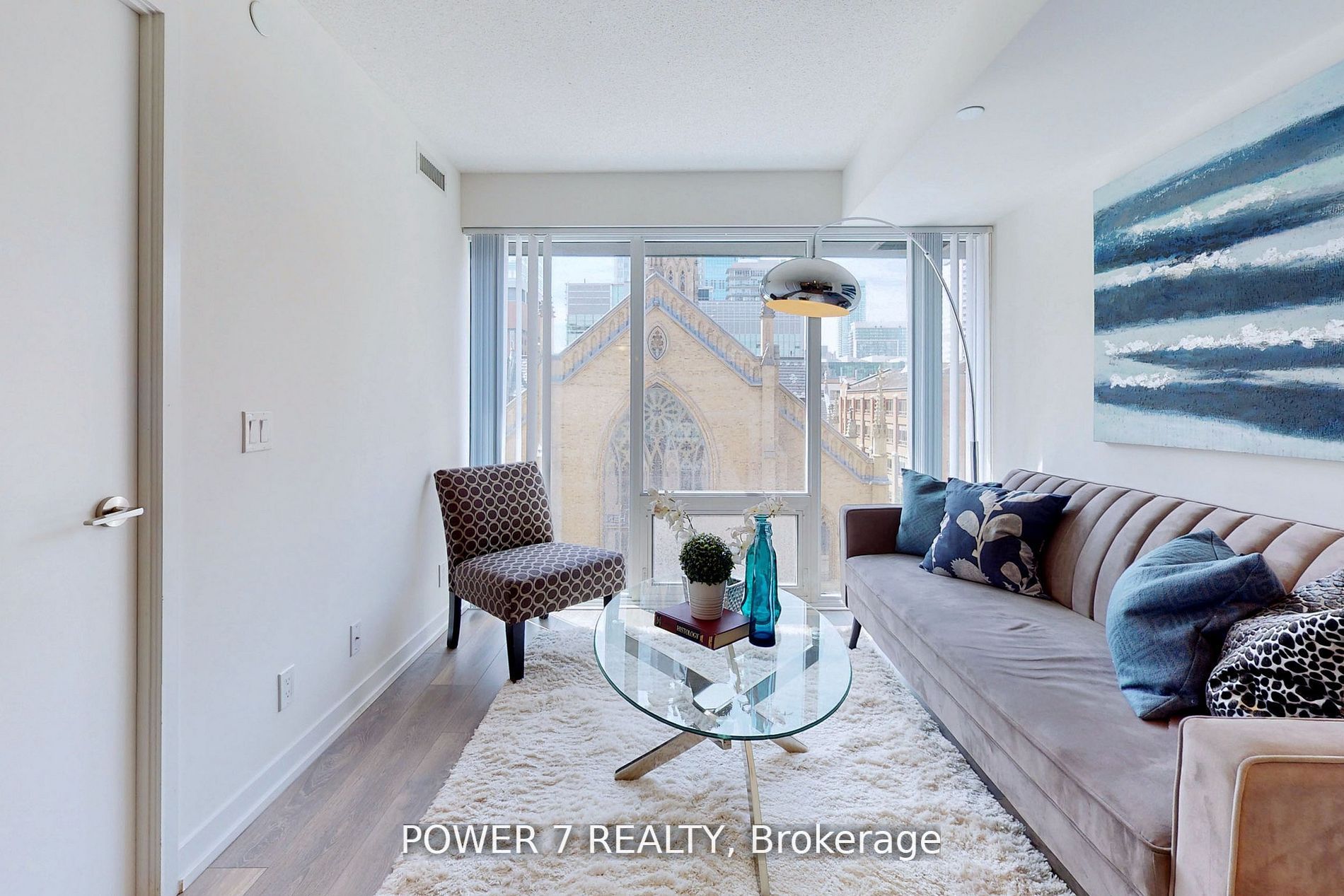 60 Shuter St, #607
