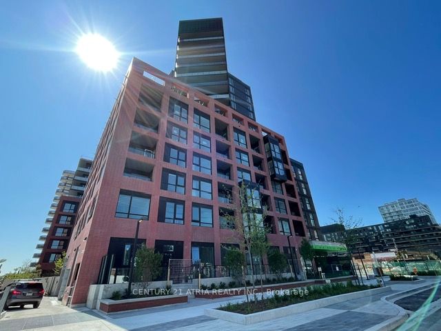 8 tippett Road #527