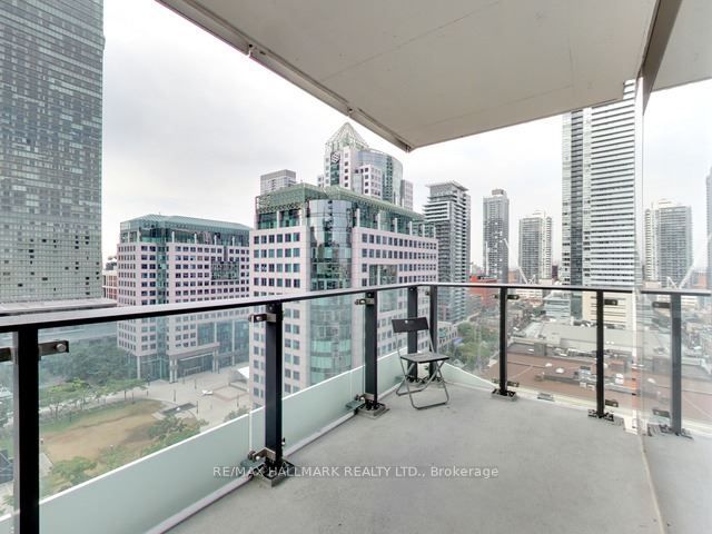 224 King St W, #1407