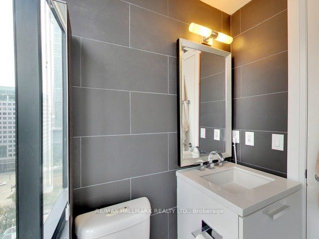 224 King St W, #1407
