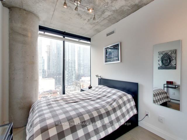 224 King St W, #1407