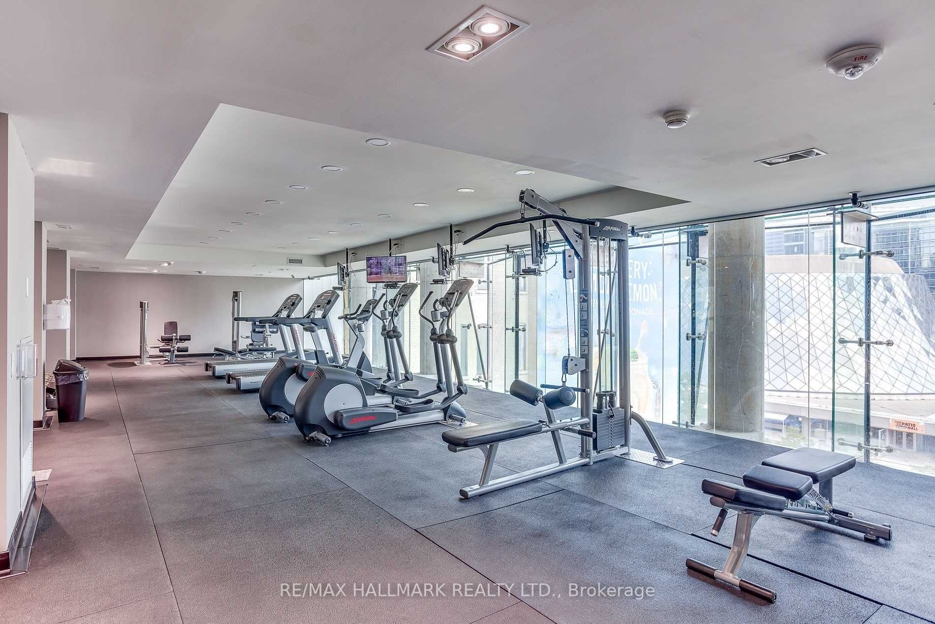 224 King St W, #1407