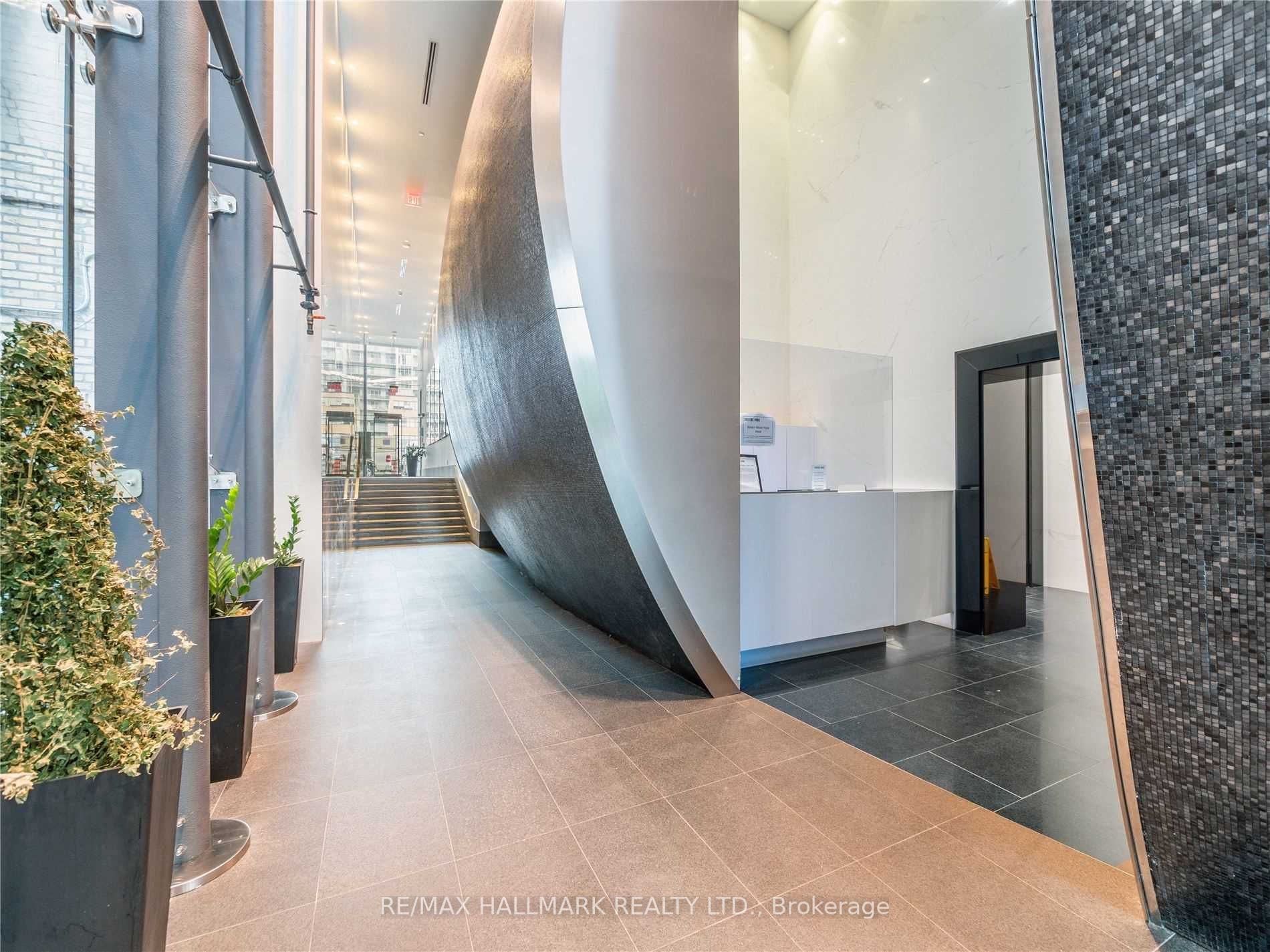 224 King St W, #1407