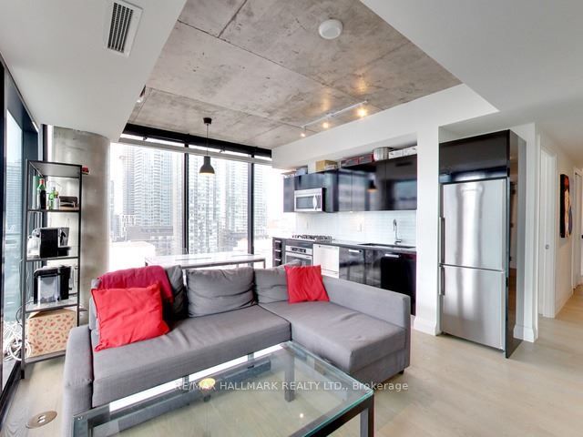 224 King St W, #1407