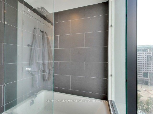 224 King St W, #1407