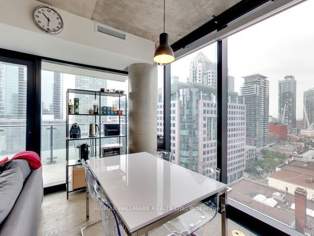 224 King St W, #1407