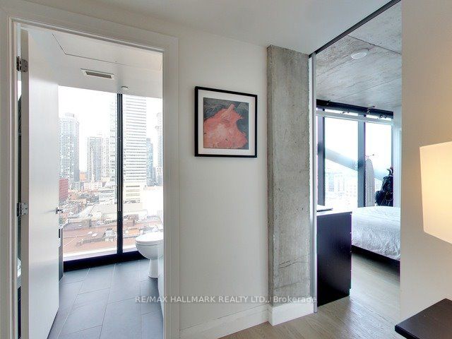 224 King St W, #1407