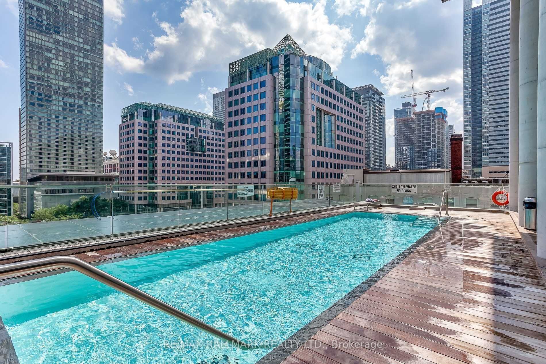 224 King St W, #1407