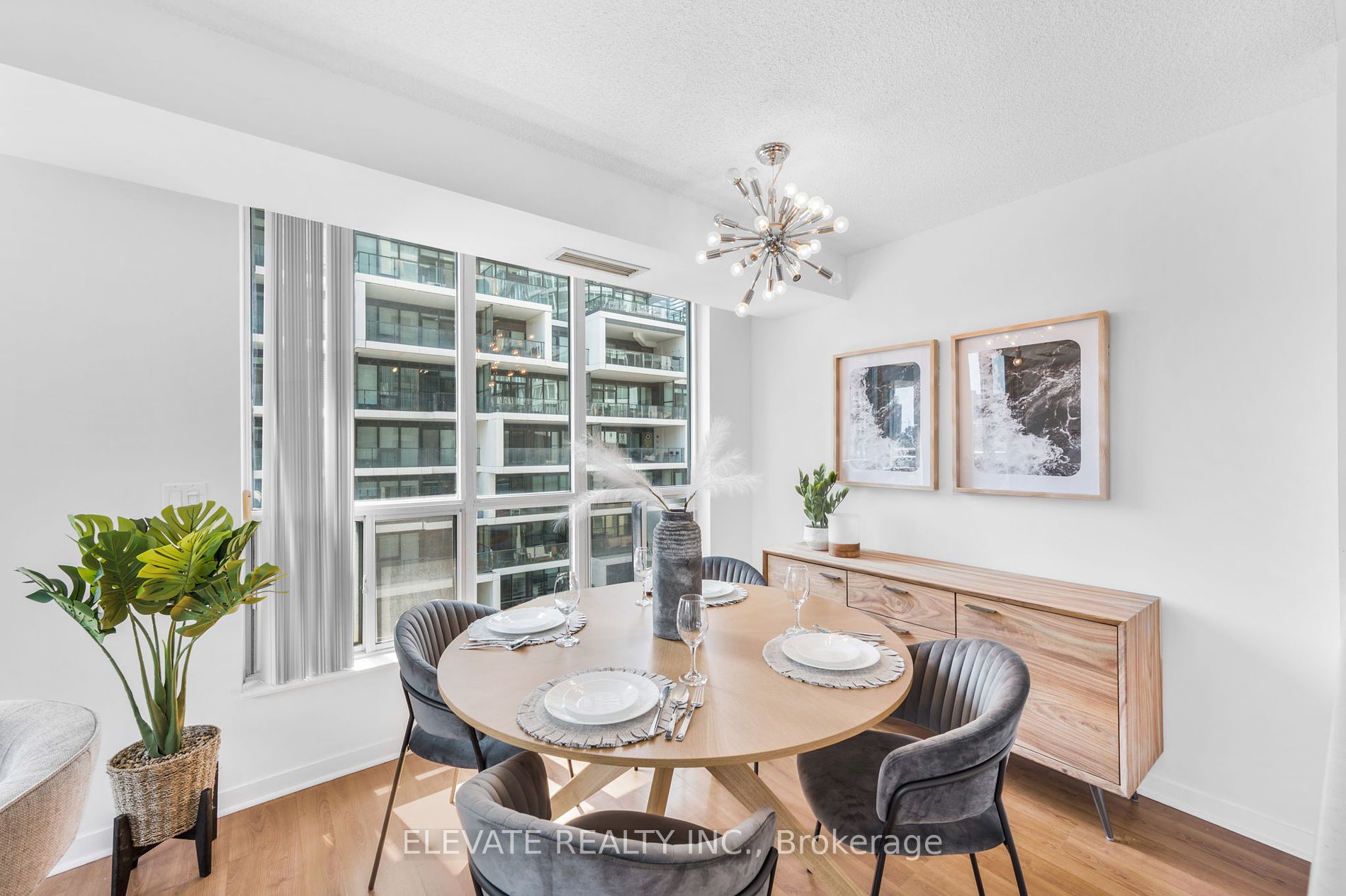 76 Shuter Street #606