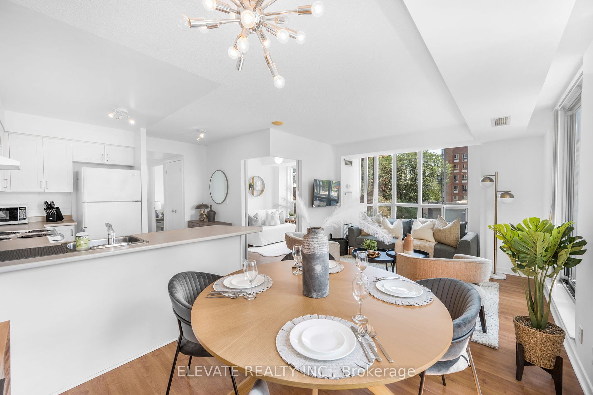 76 Shuter Street #606