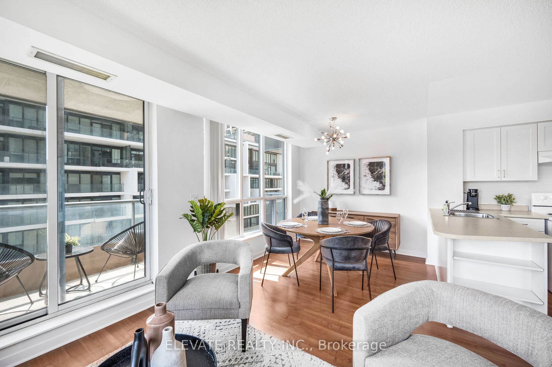 76 Shuter Street #606