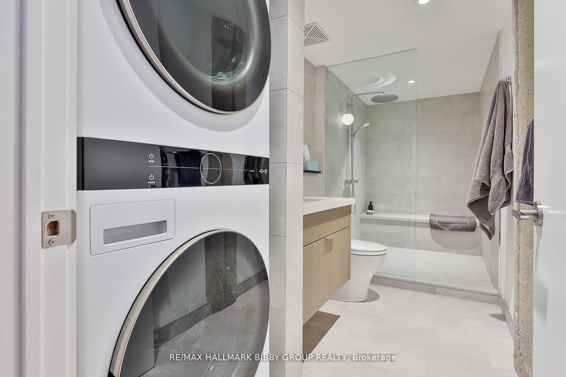 637 Lake Shore Boulevard W, #407