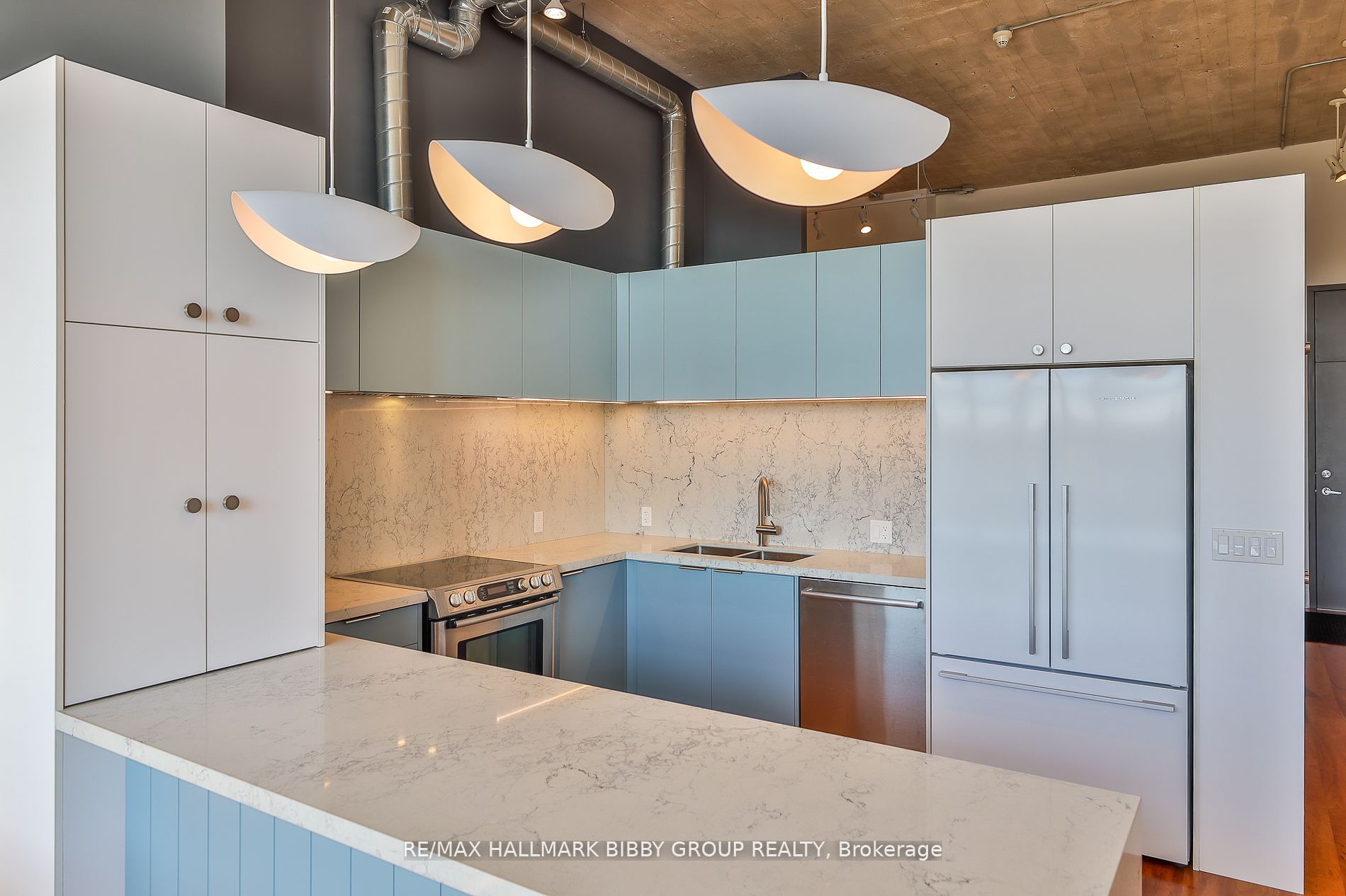 637 Lake Shore Boulevard W, #407
