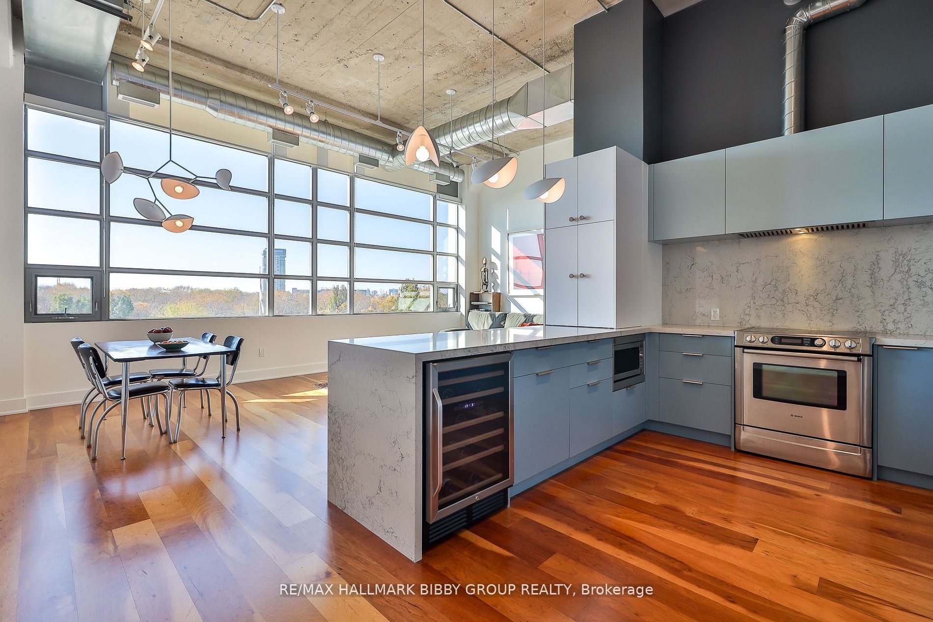 637 Lake Shore Boulevard W, #407