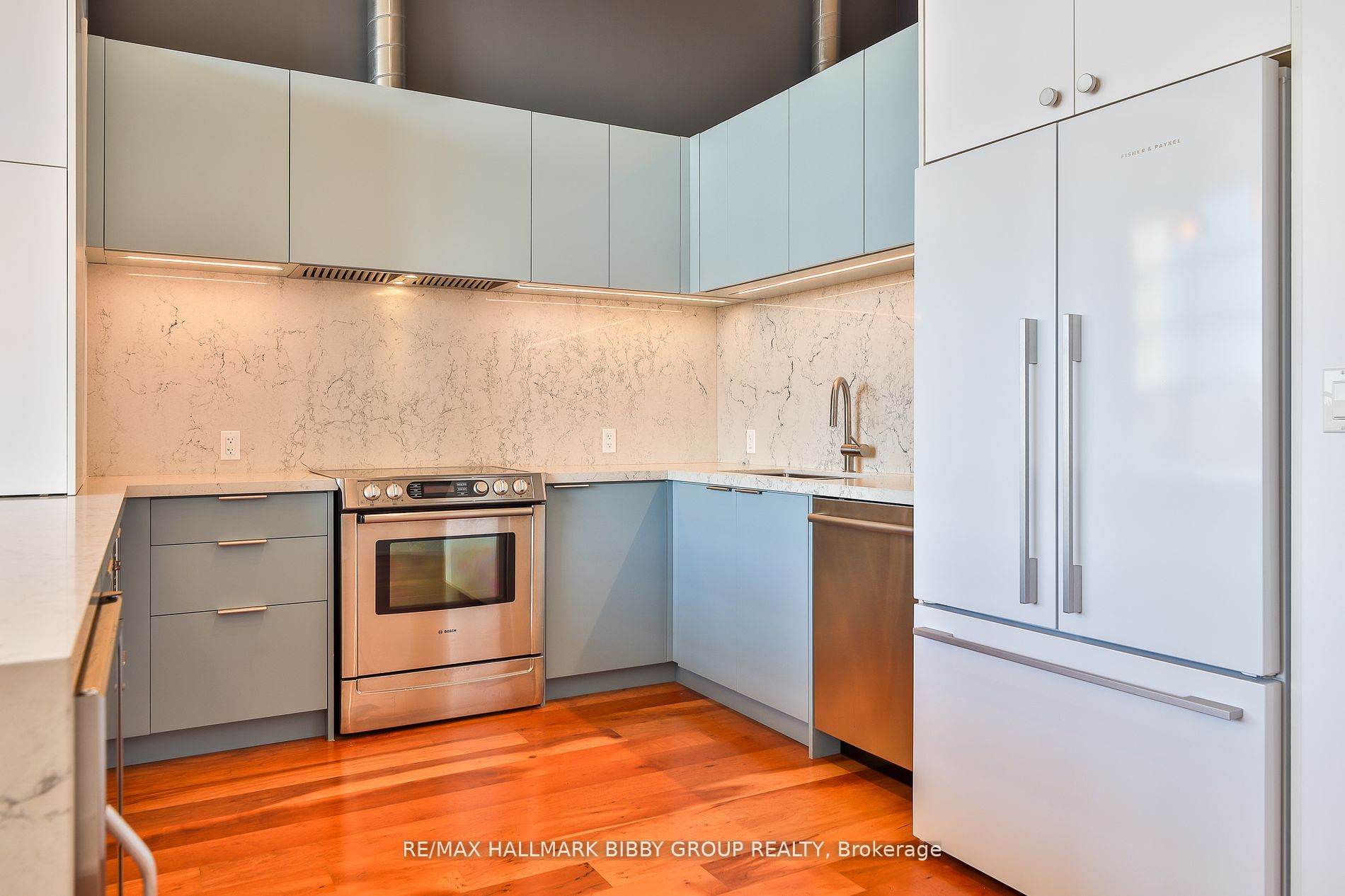 637 Lake Shore Boulevard W, #407
