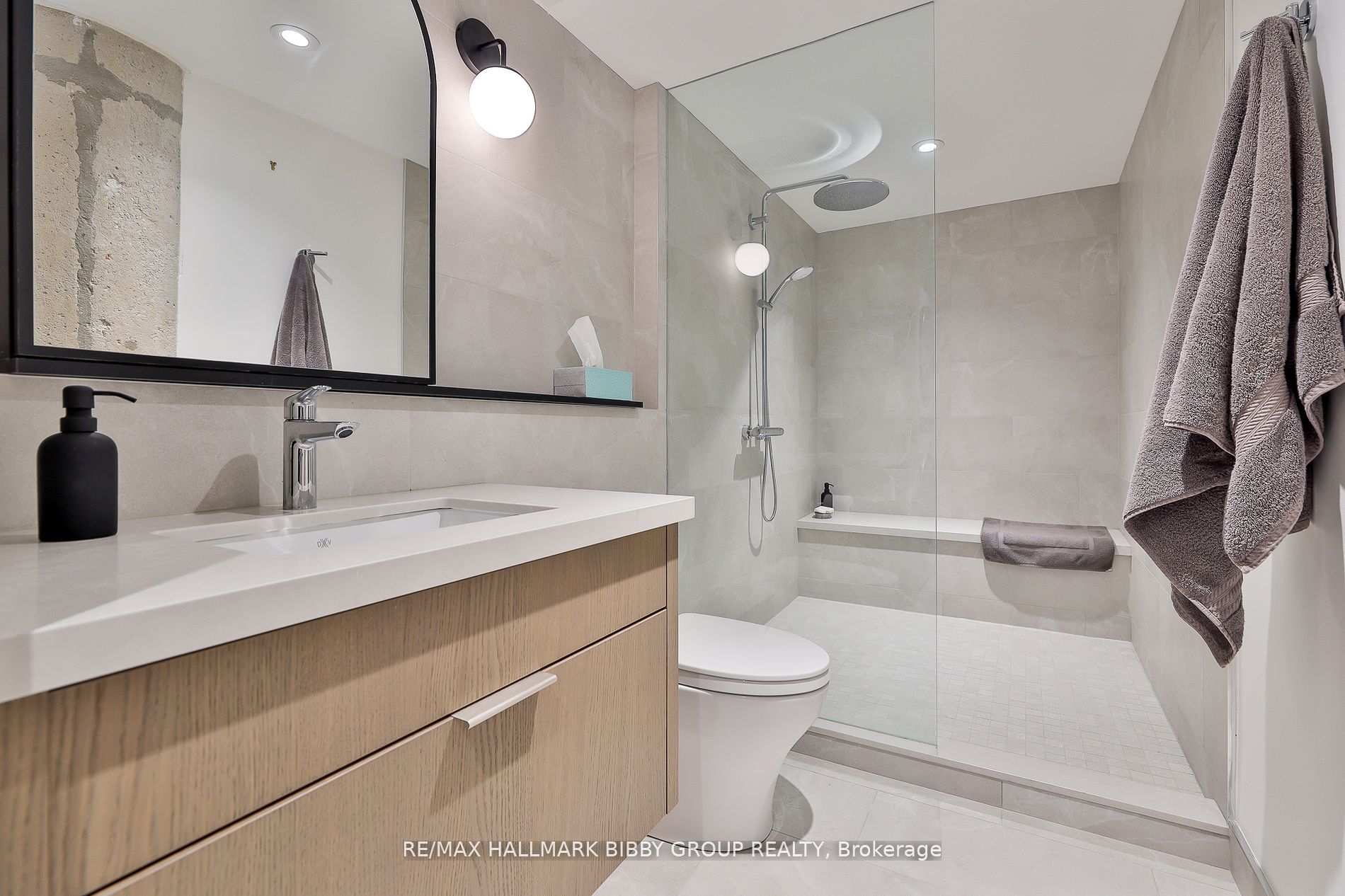 637 Lake Shore Boulevard W, #407