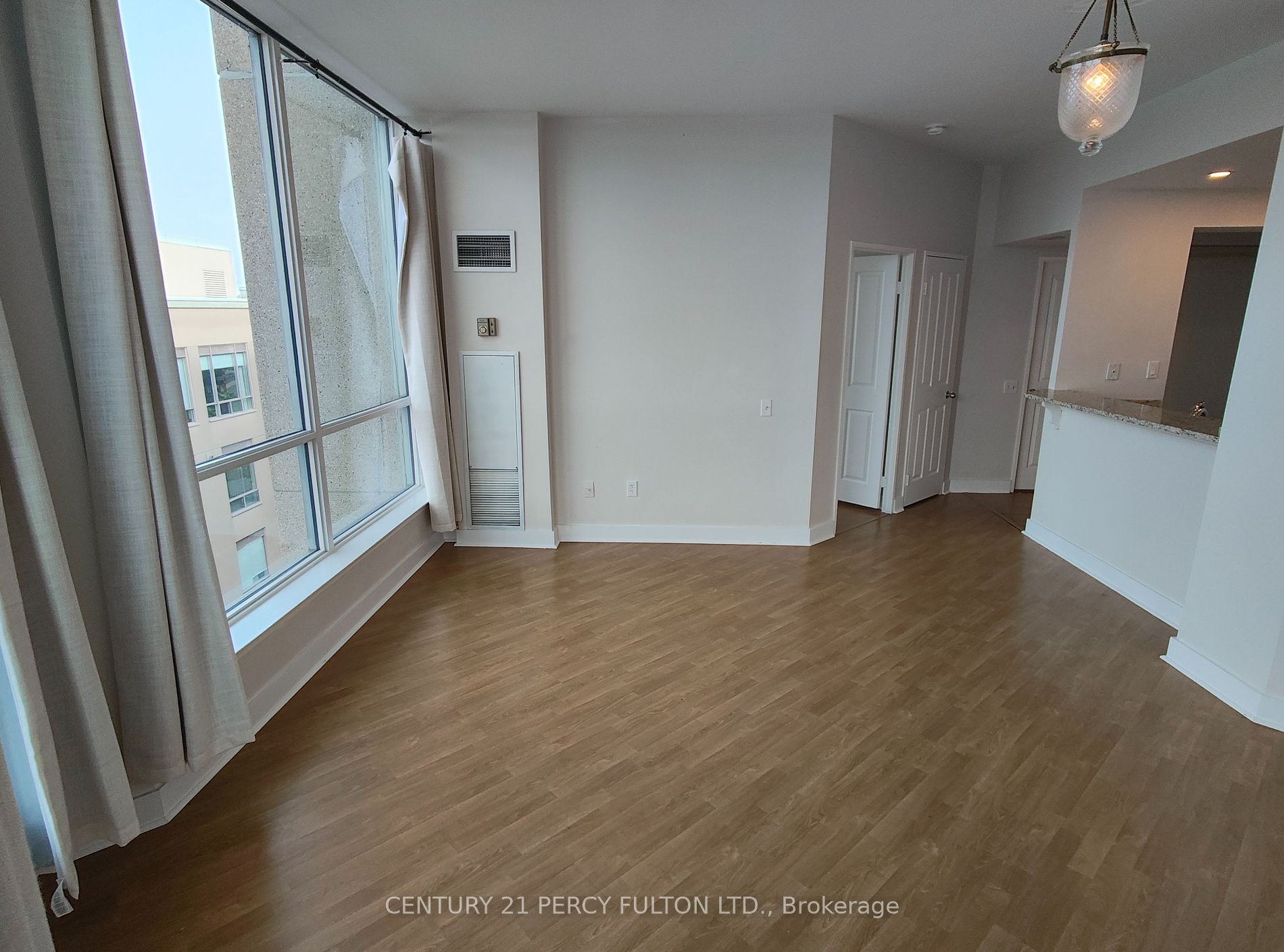 942 Yonge St, #Ph110