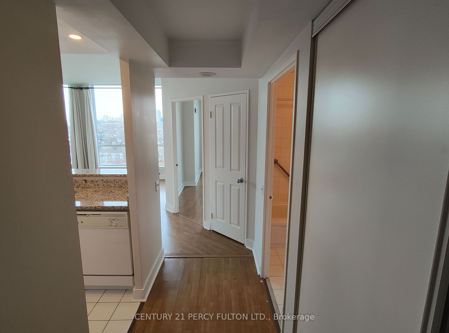 942 Yonge St, #Ph110