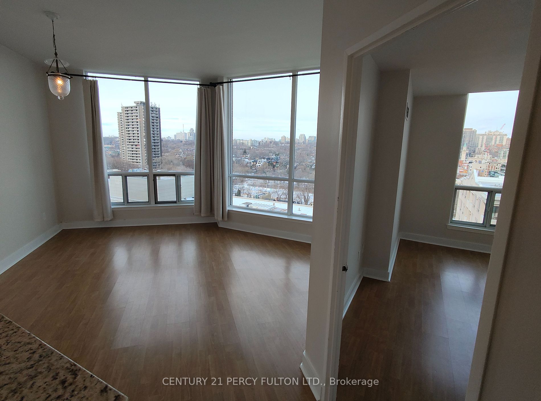 942 Yonge St, #Ph110