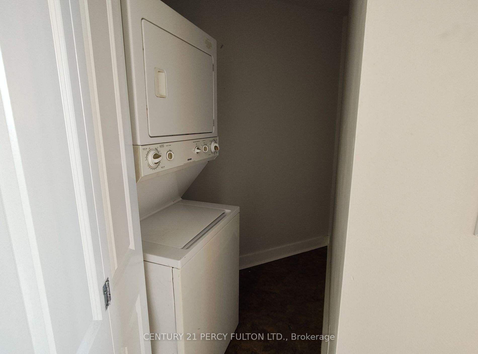 942 Yonge St, #Ph110