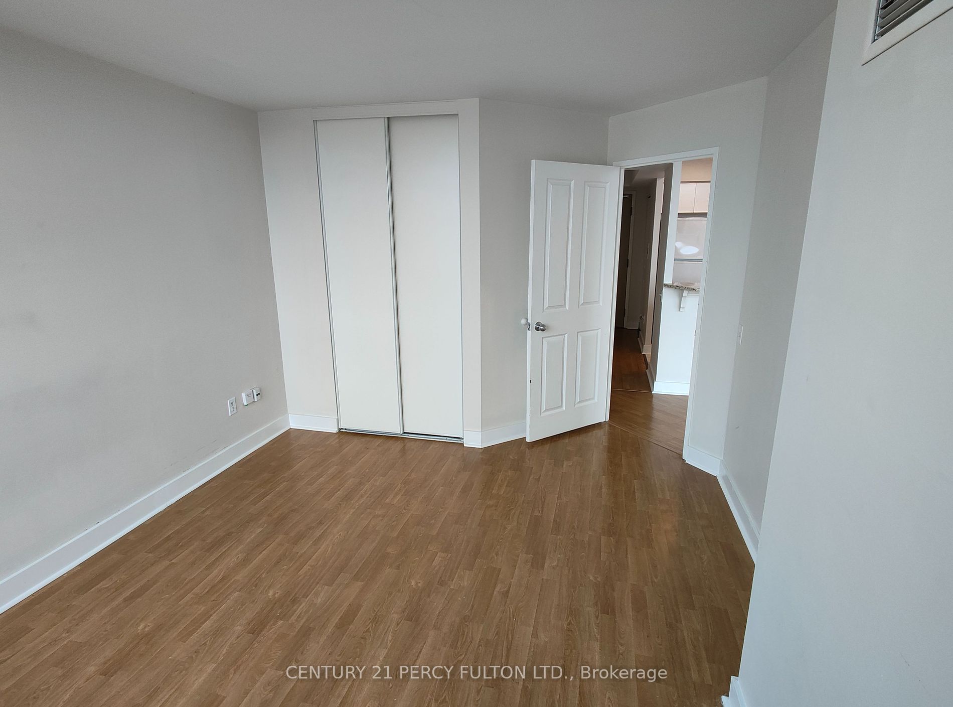 942 Yonge St, #Ph110