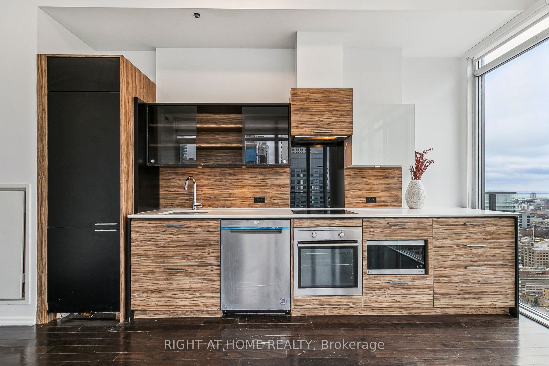 75 St Nicholas St, #3506