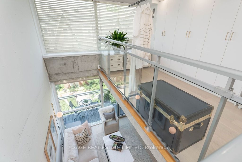 954 King St W, #325