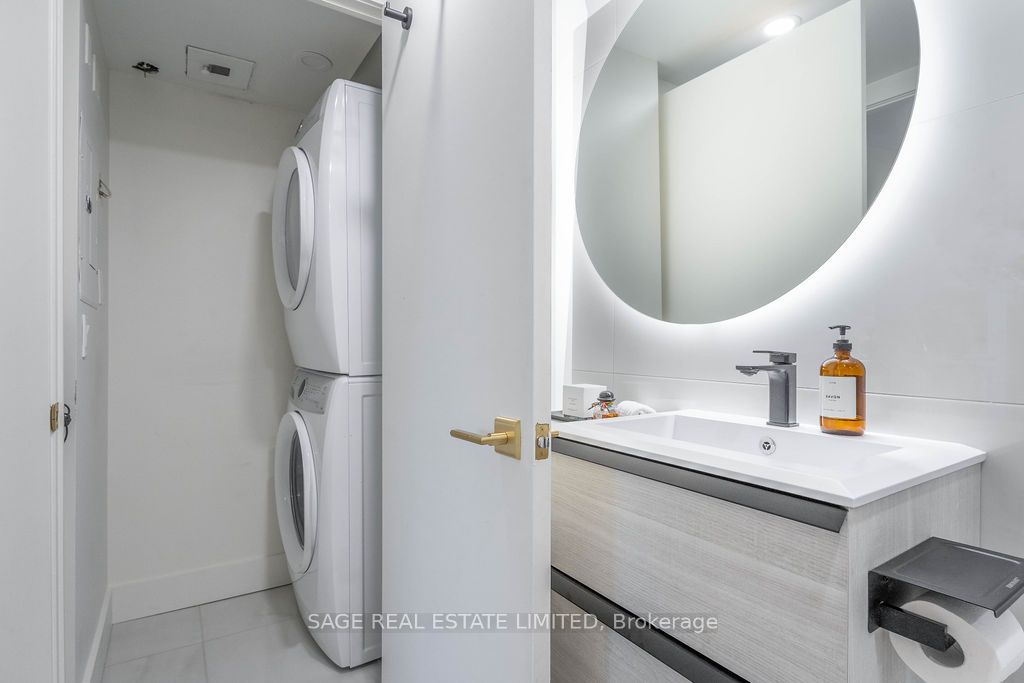 954 King St W, #325