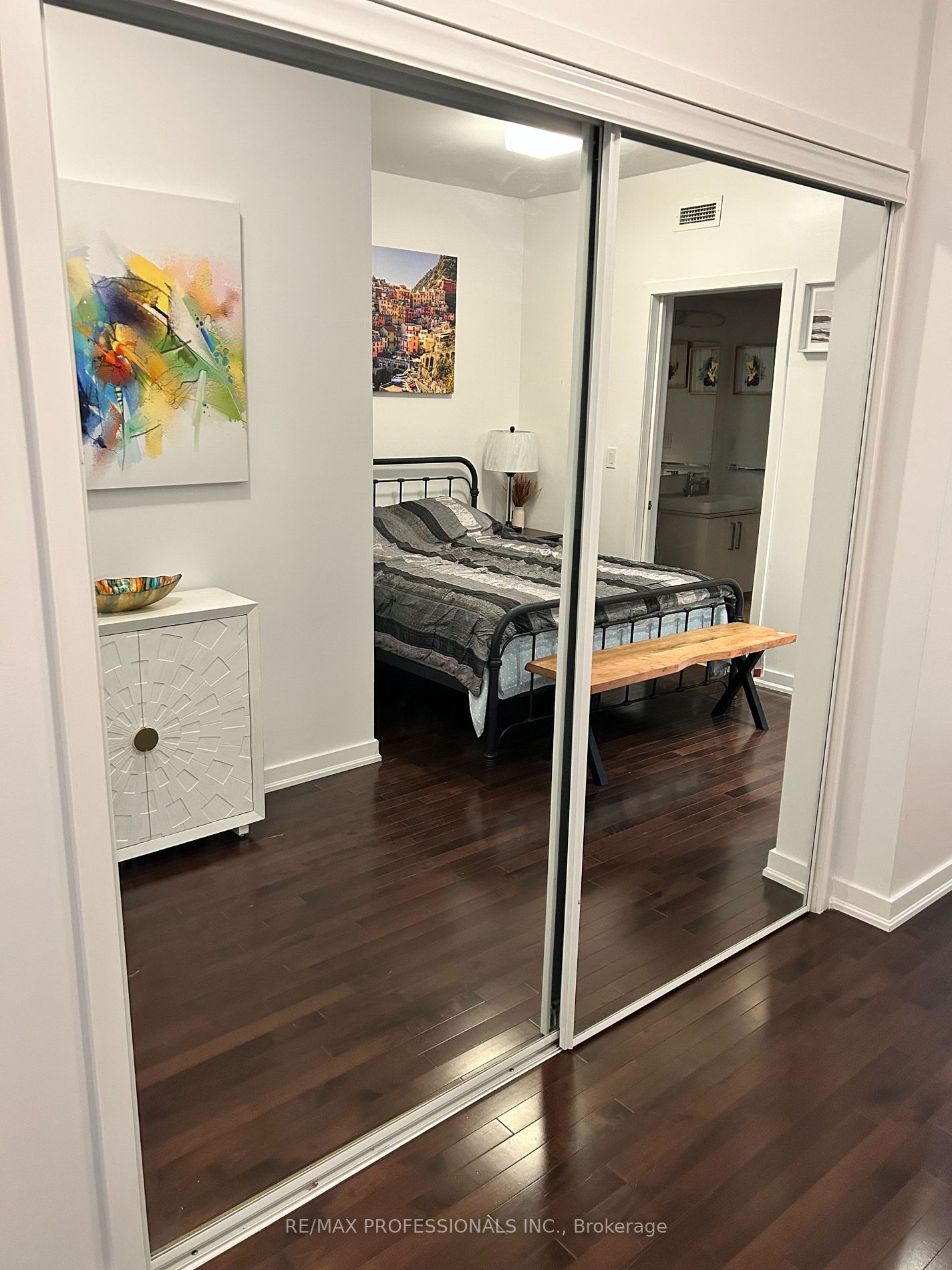 12 York Street #2503