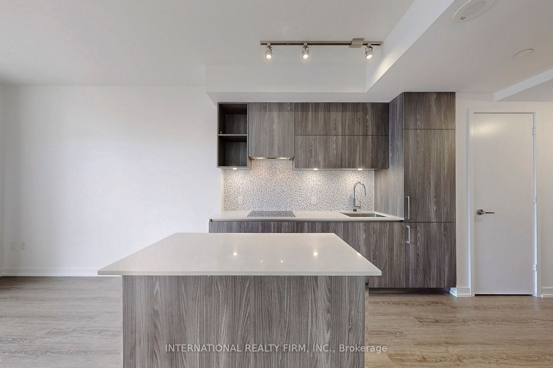 1 Yorkville Ave, #710