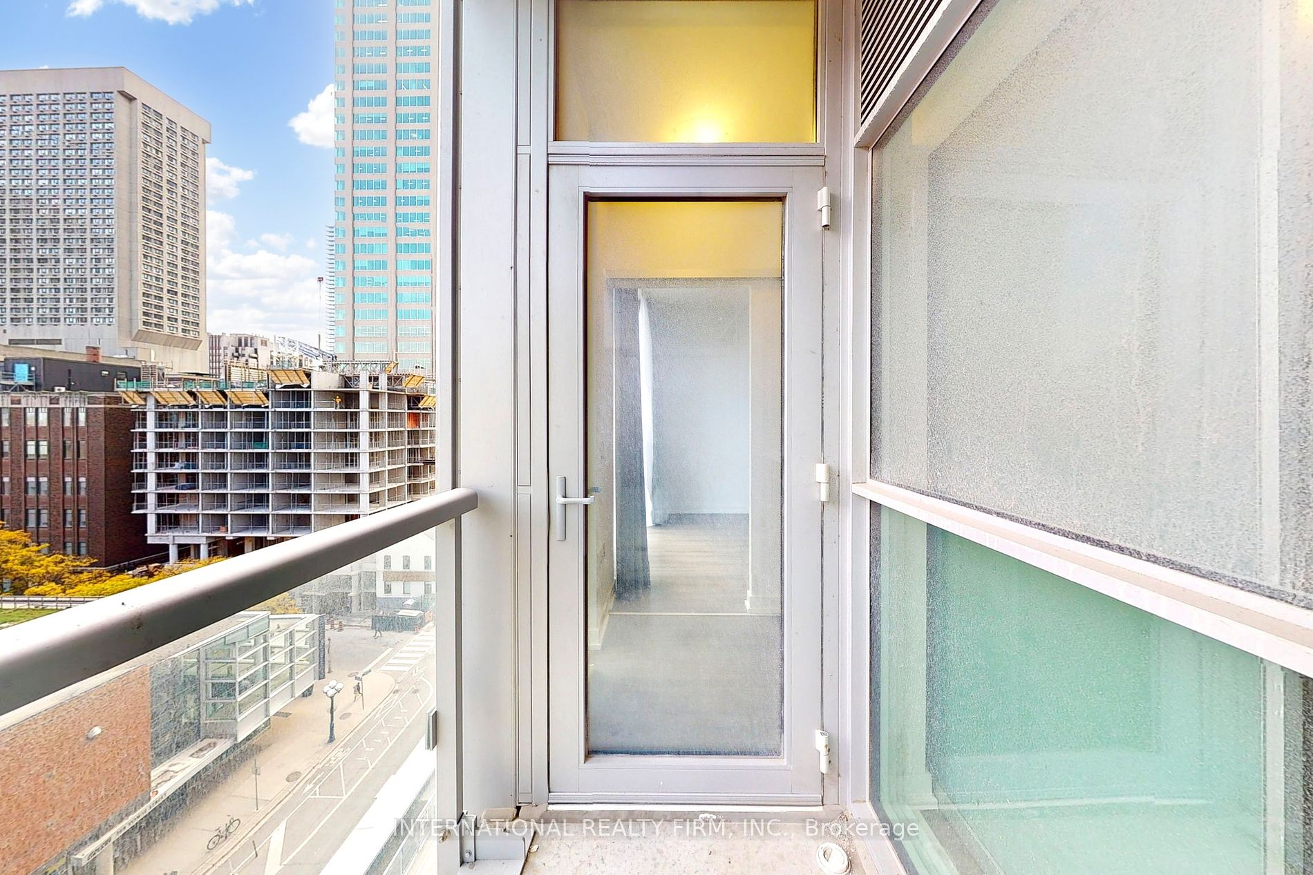 1 Yorkville Ave, #710