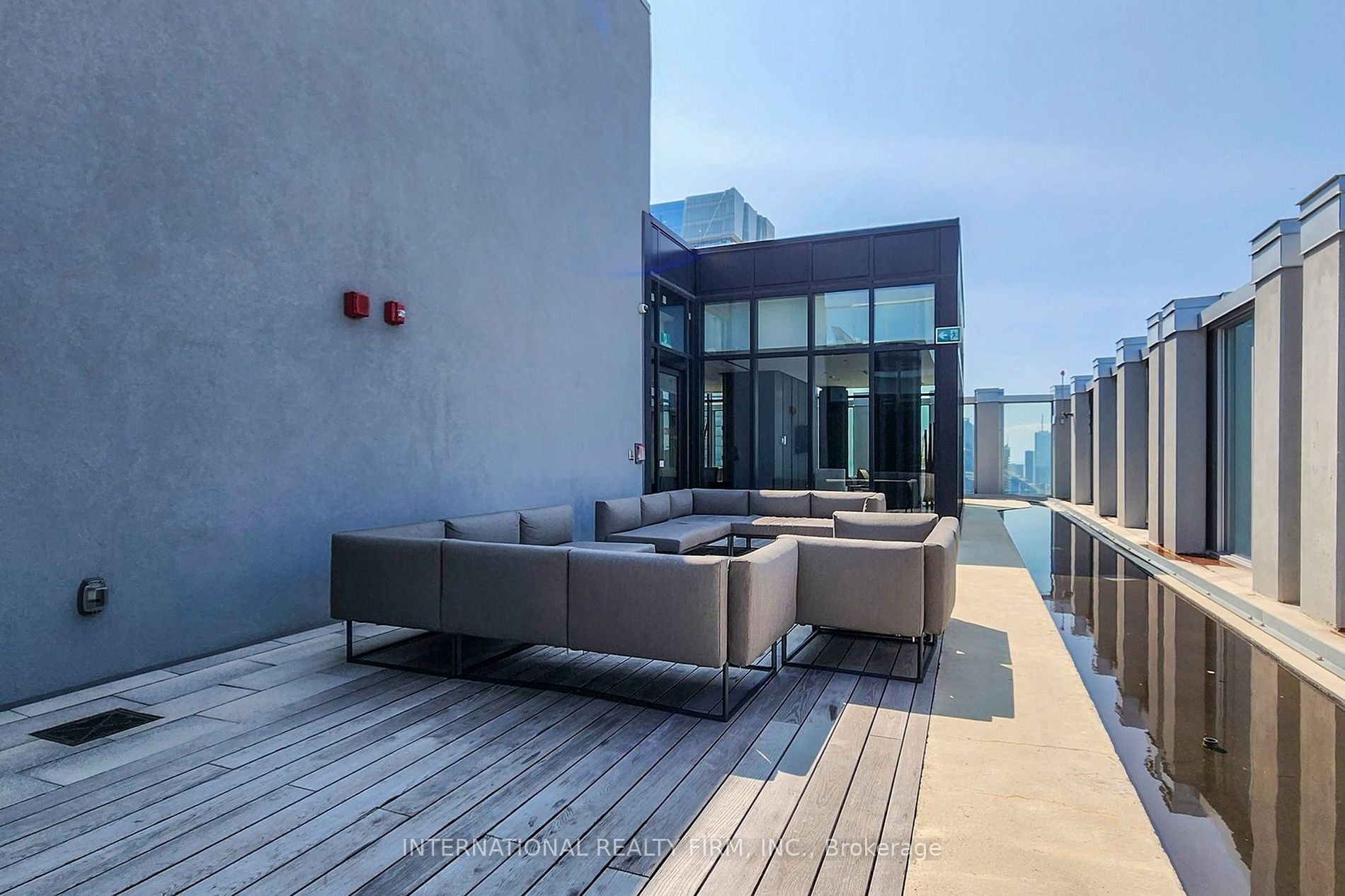 1 Yorkville Ave, #710