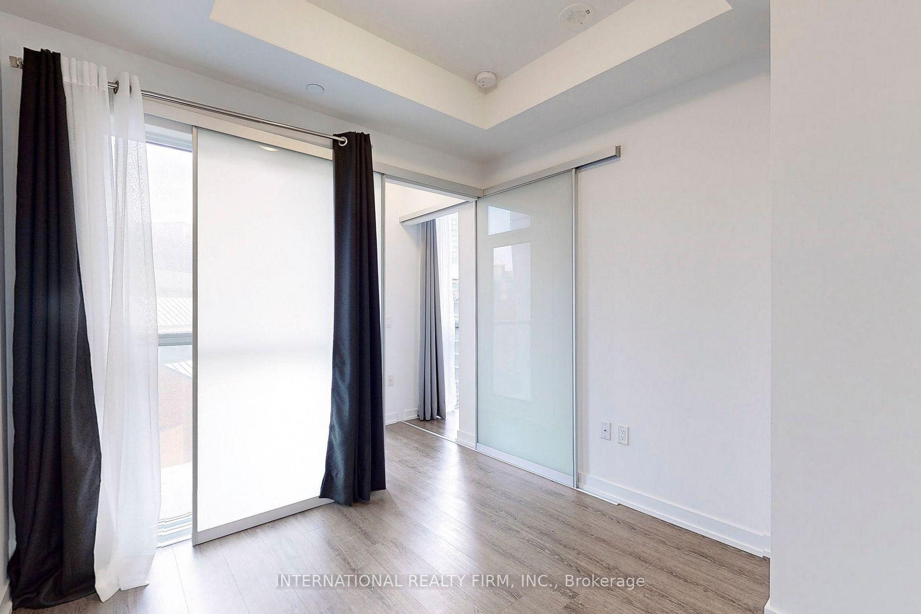 1 Yorkville Ave, #710