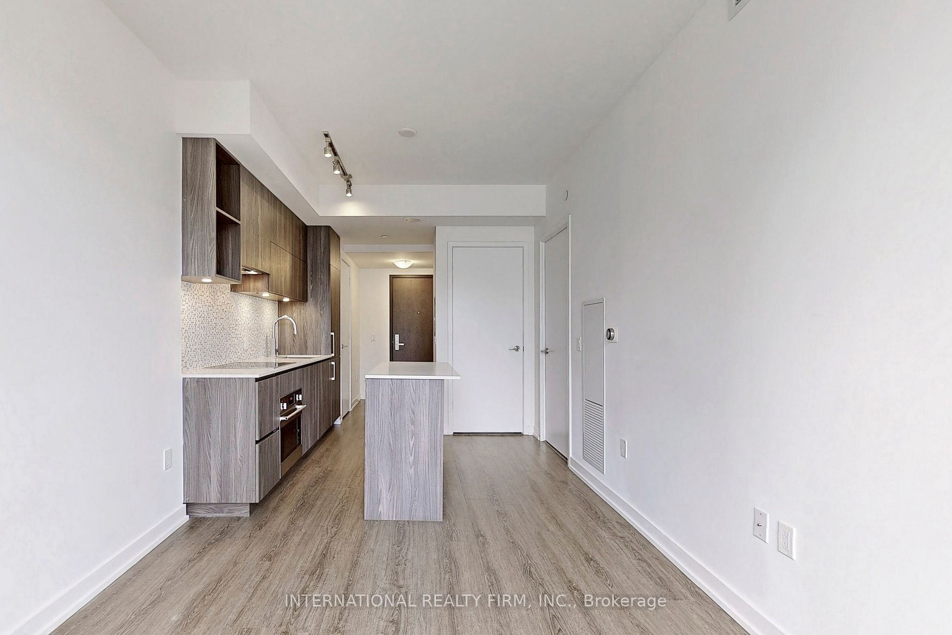 1 Yorkville Ave, #710