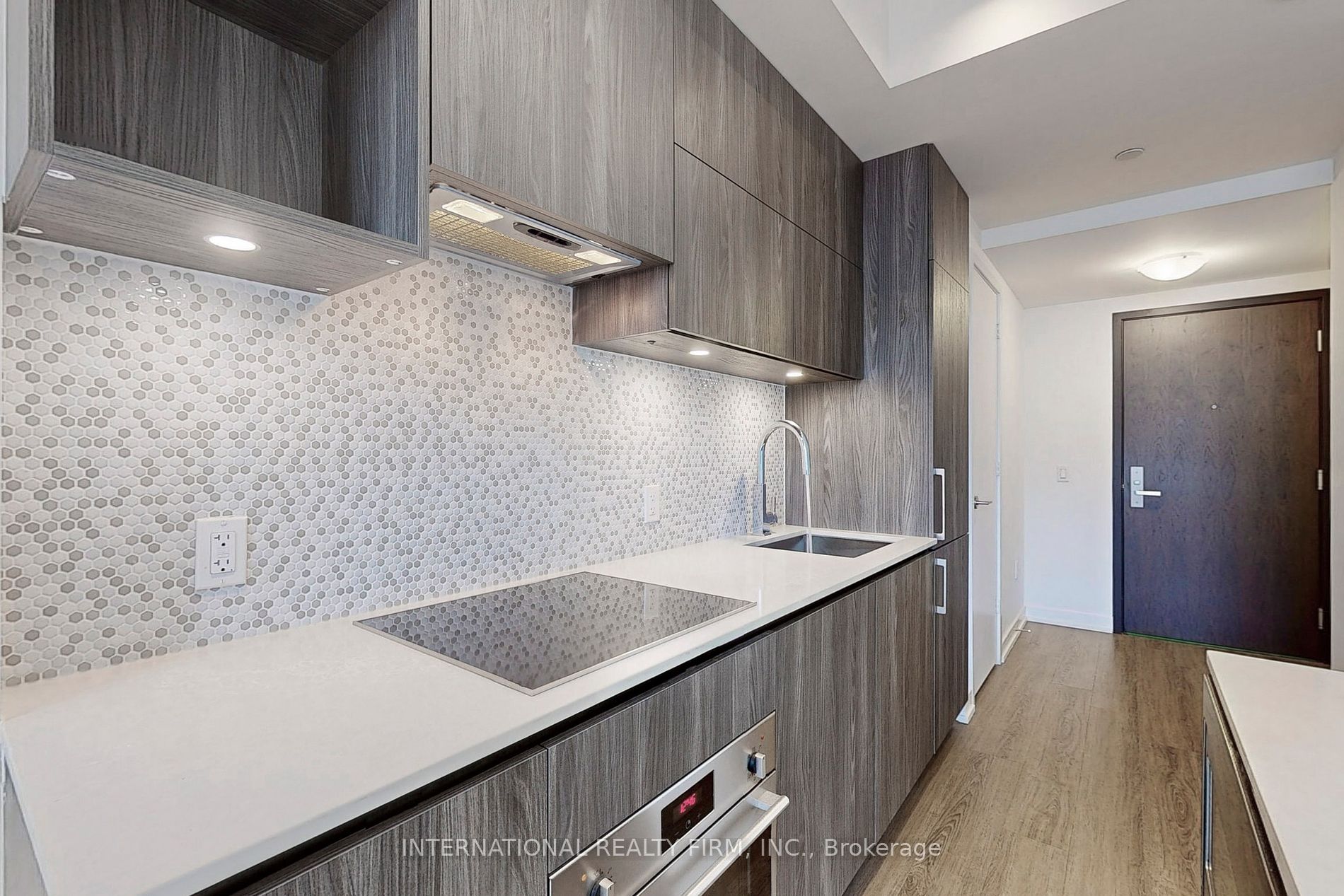 1 Yorkville Ave, #710