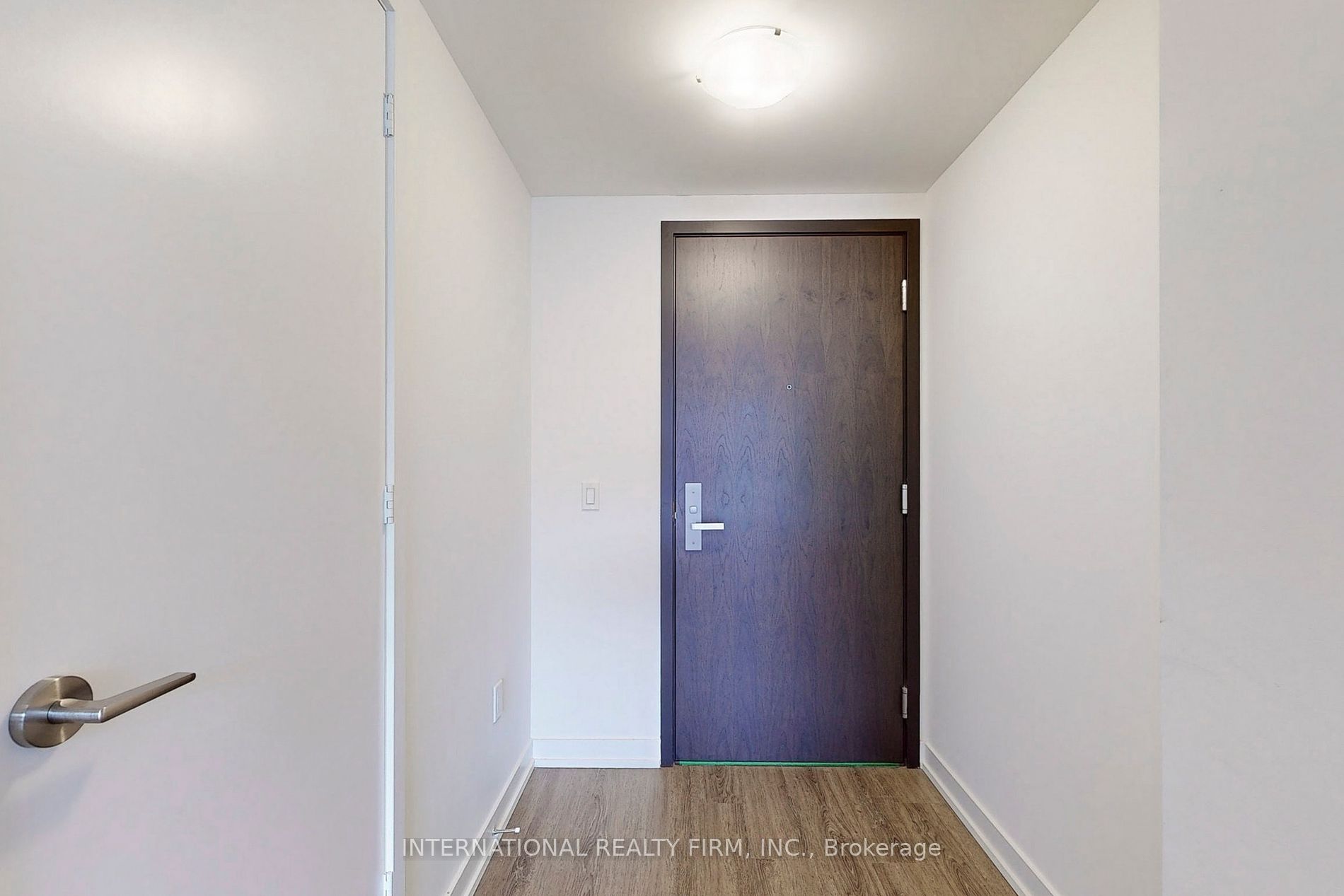 1 Yorkville Ave, #710