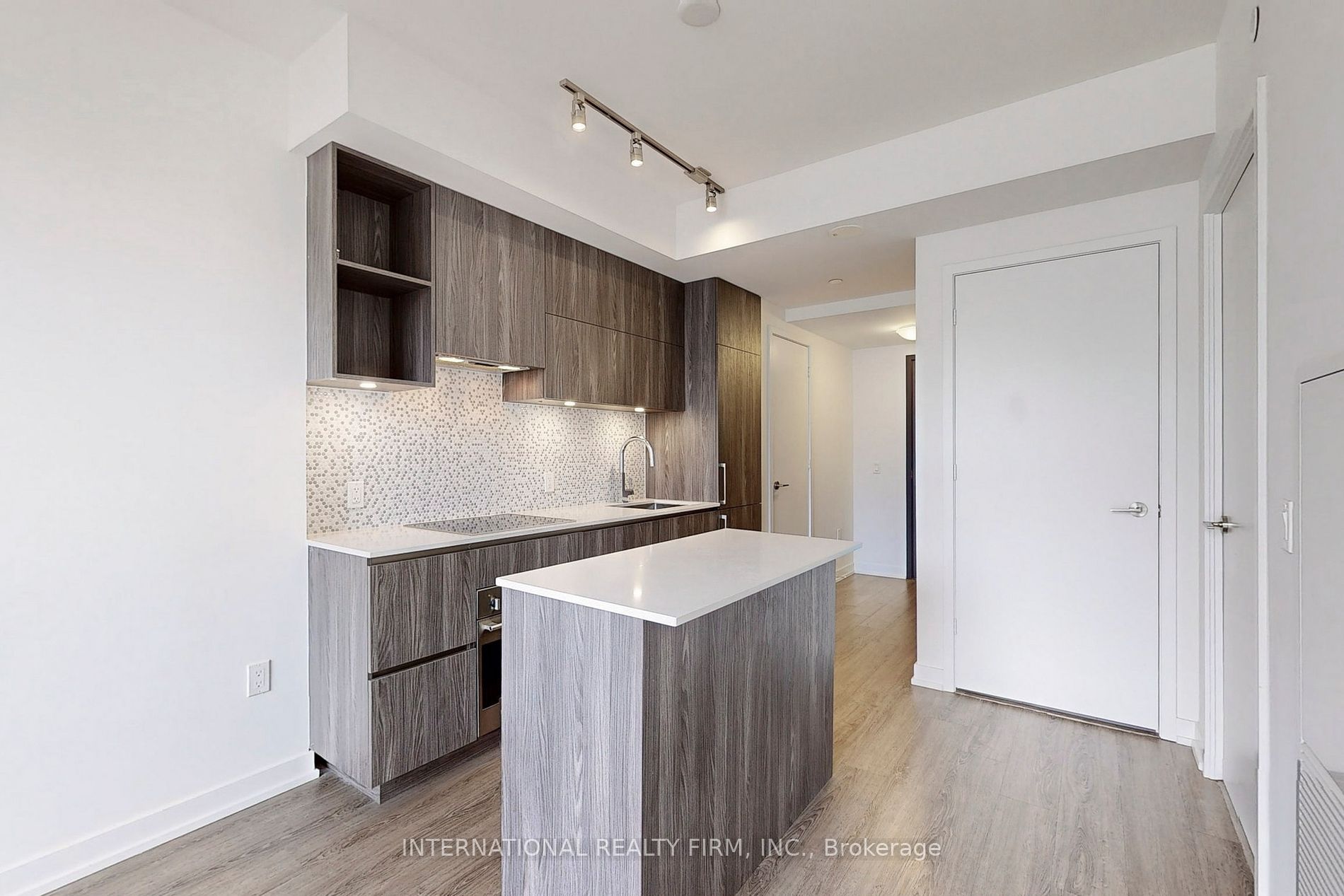 1 Yorkville Ave, #710