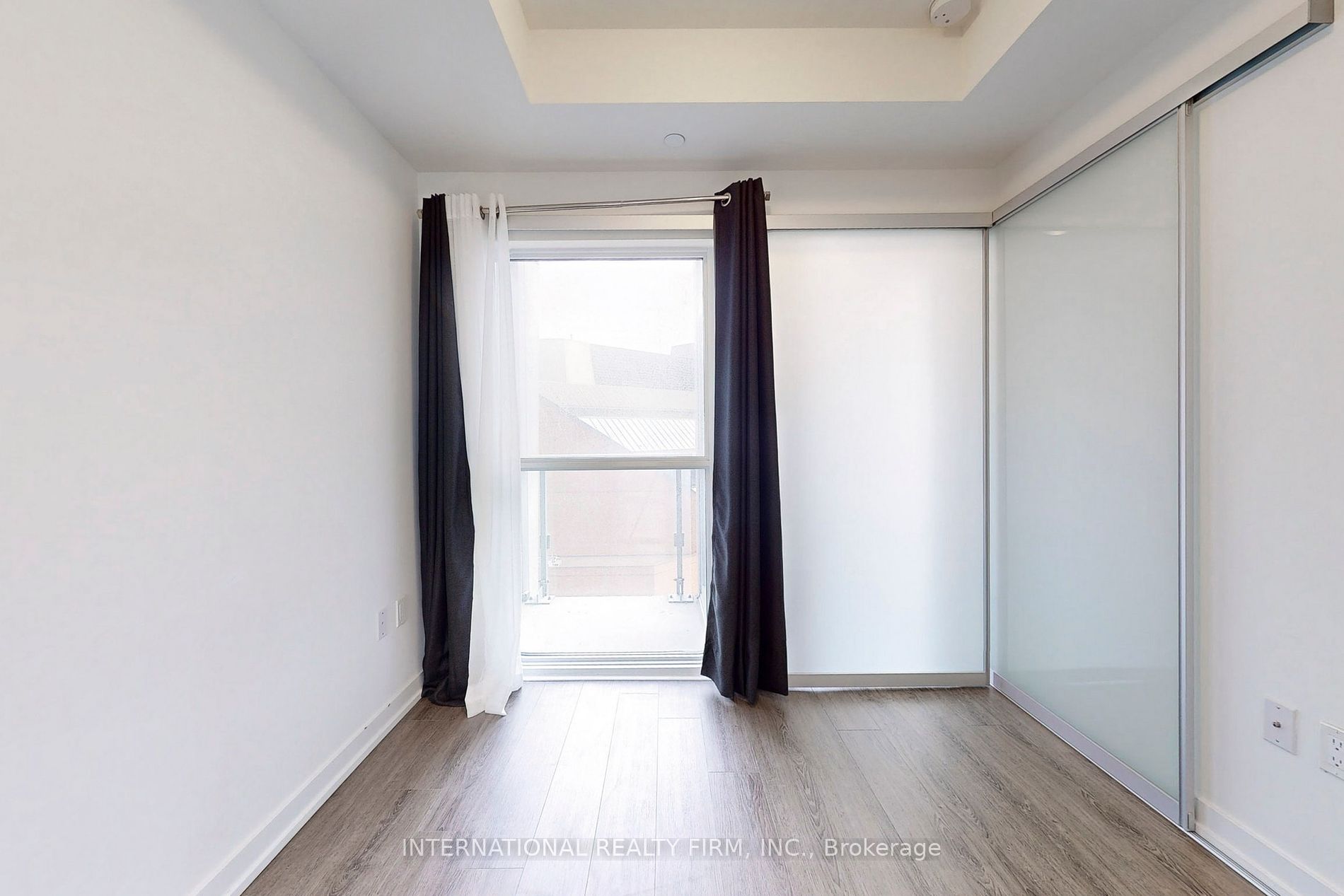 1 Yorkville Ave, #710