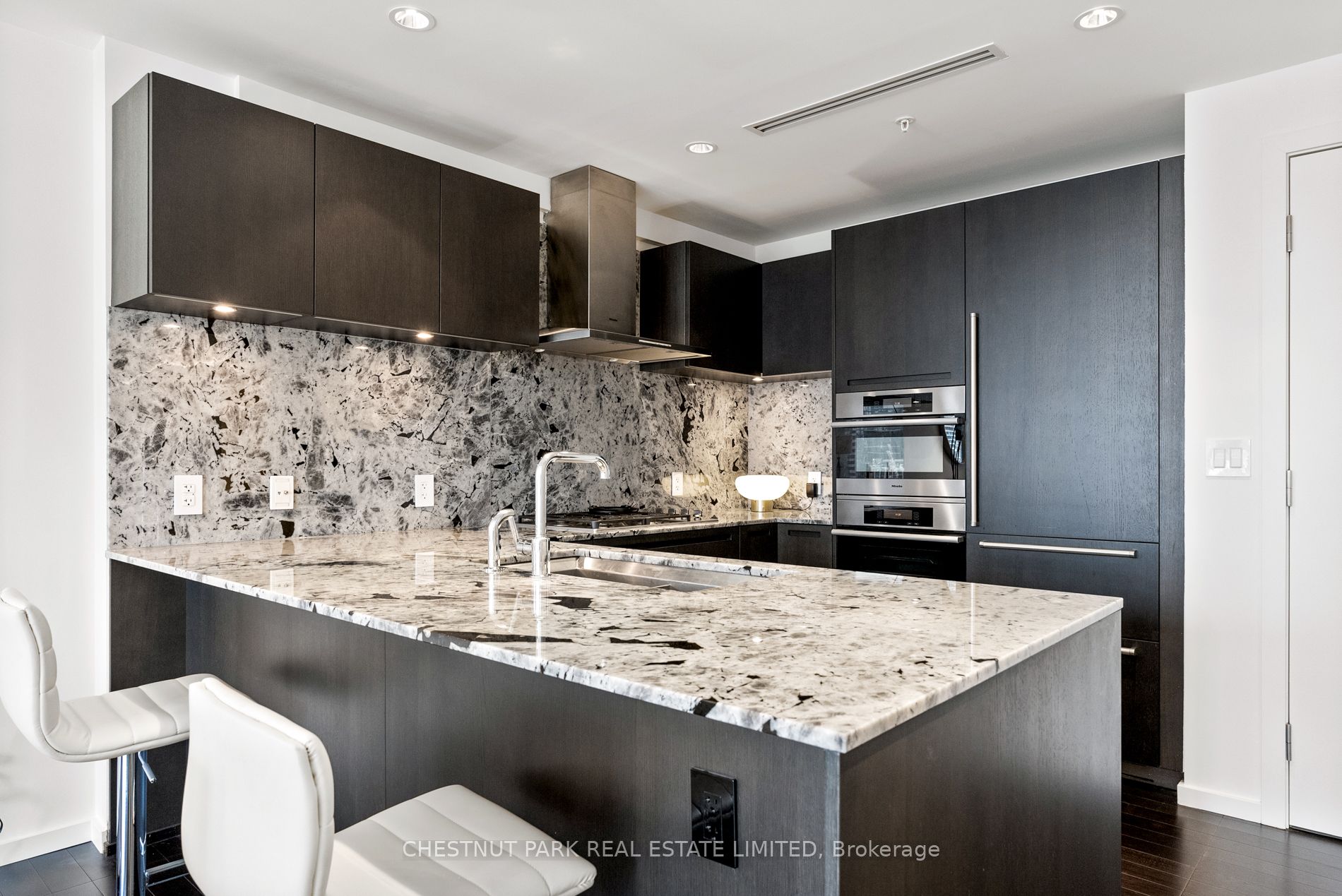 180 University Ave, #2102