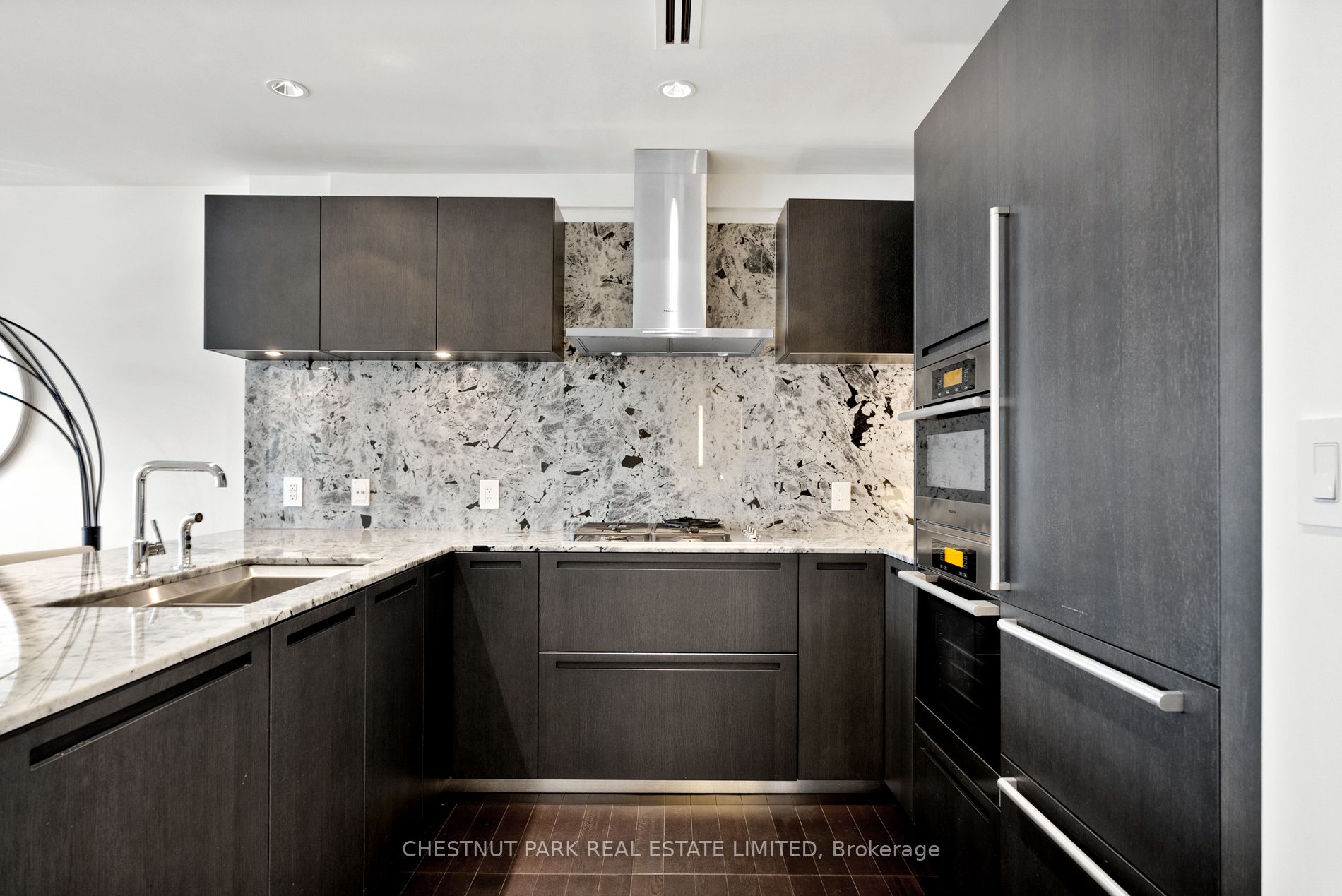 180 University Ave, #2102