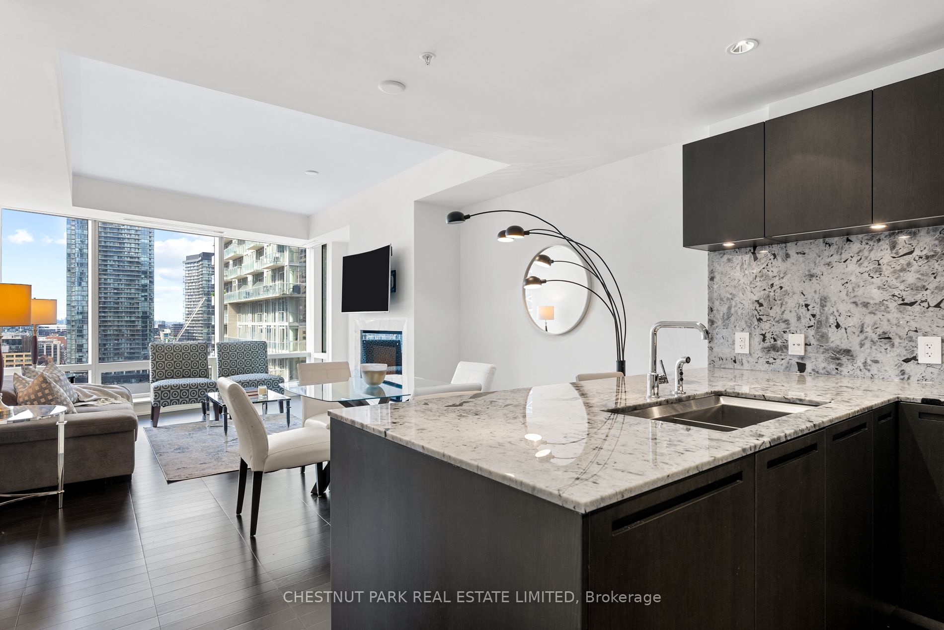 180 University Ave, #2102