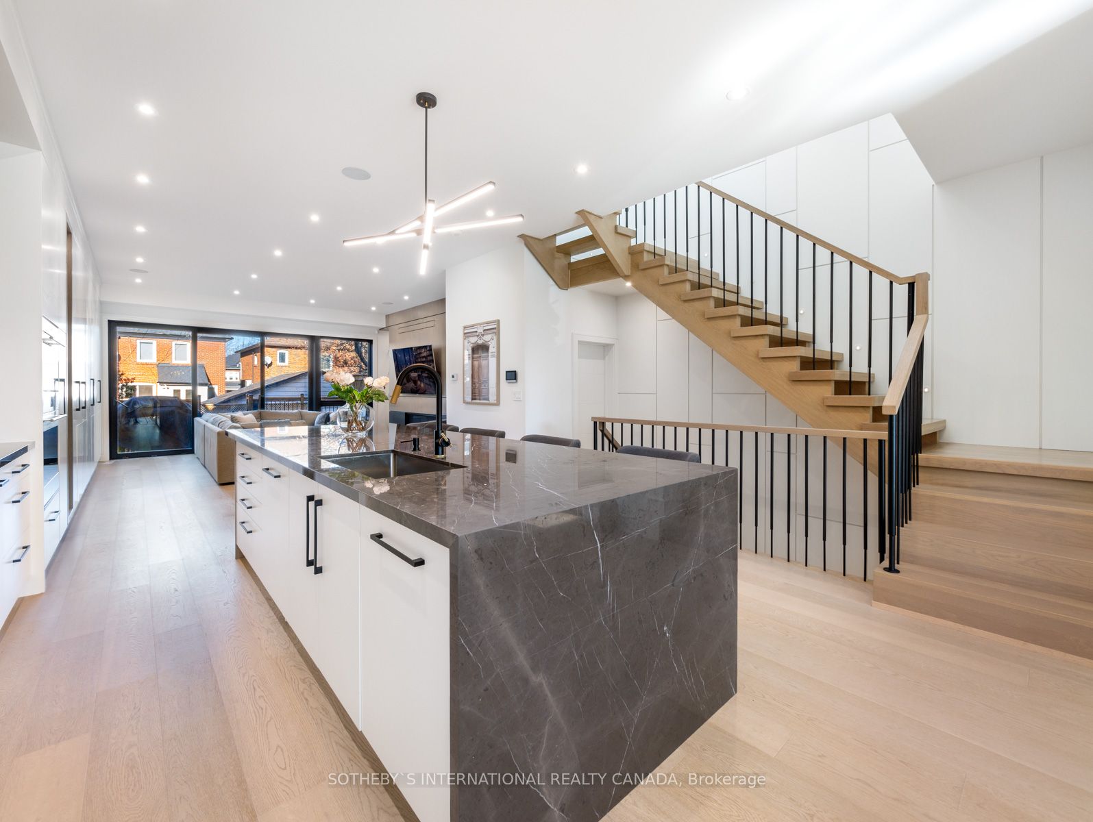 272 Cranbrooke Avenue