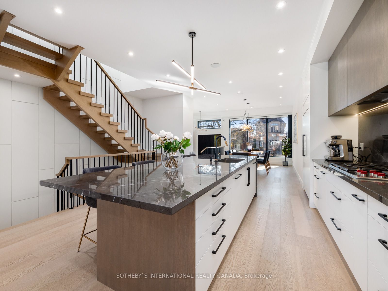 272 Cranbrooke Avenue