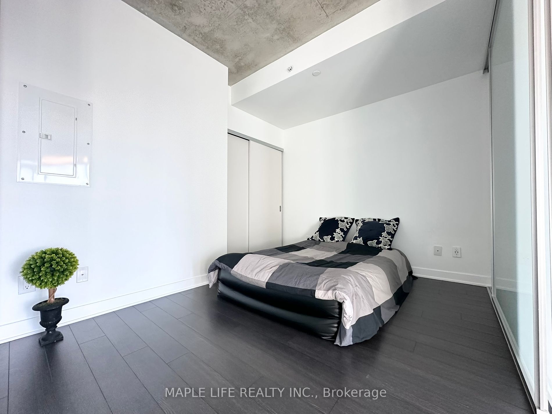 210 Simcoe St, #2309